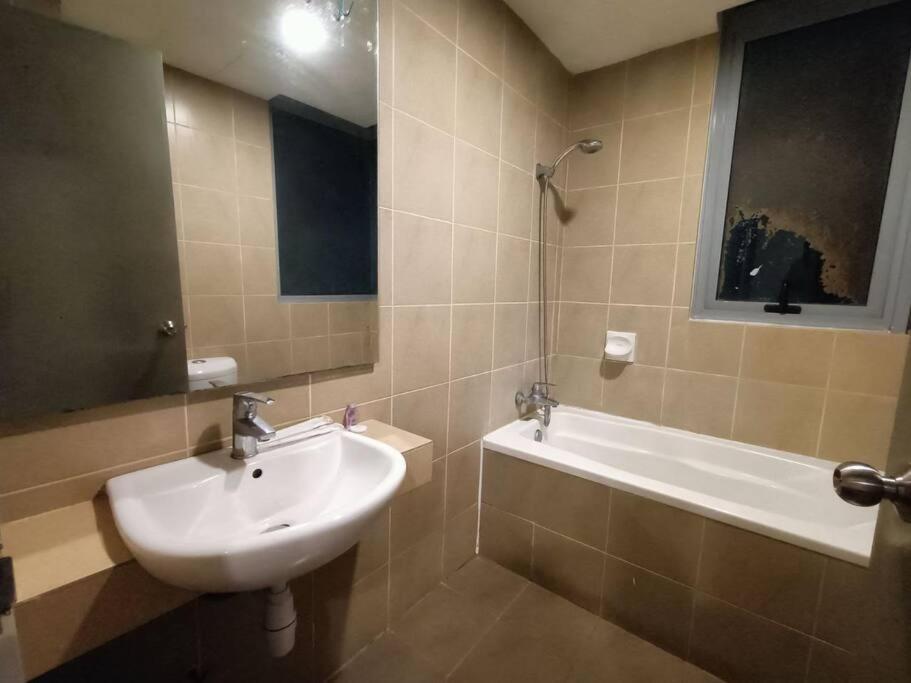 Taragon Service Apartment Kuala Lumpur Esterno foto